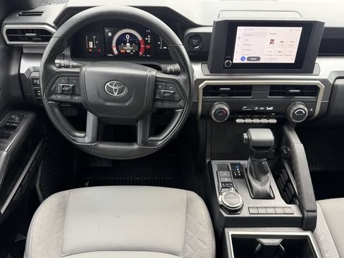 Used 2025 Toyota Tacoma TRD Sport AWD/4WD image 12