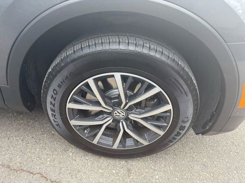 Used 2020 Volkswagen Tiguan SE image 5