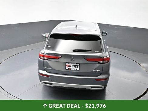 Used 2024 Mitsubishi Outlander SE image 50