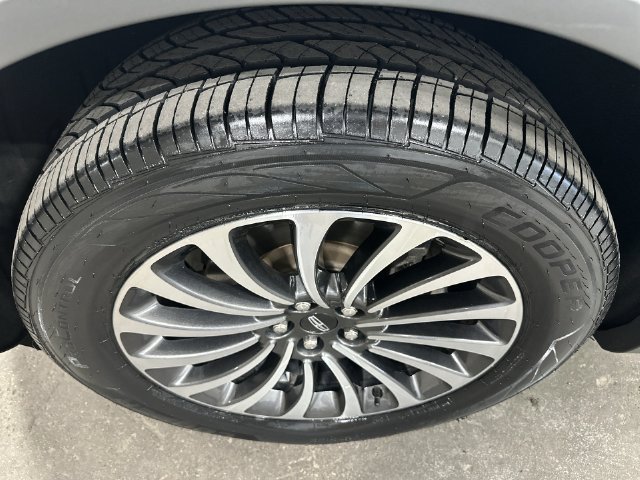 Used 2022 Lincoln Aviator AWD w/ Premium Package image 23