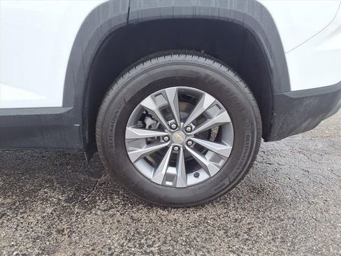 Used 2025 Chevrolet Equinox LT image 45