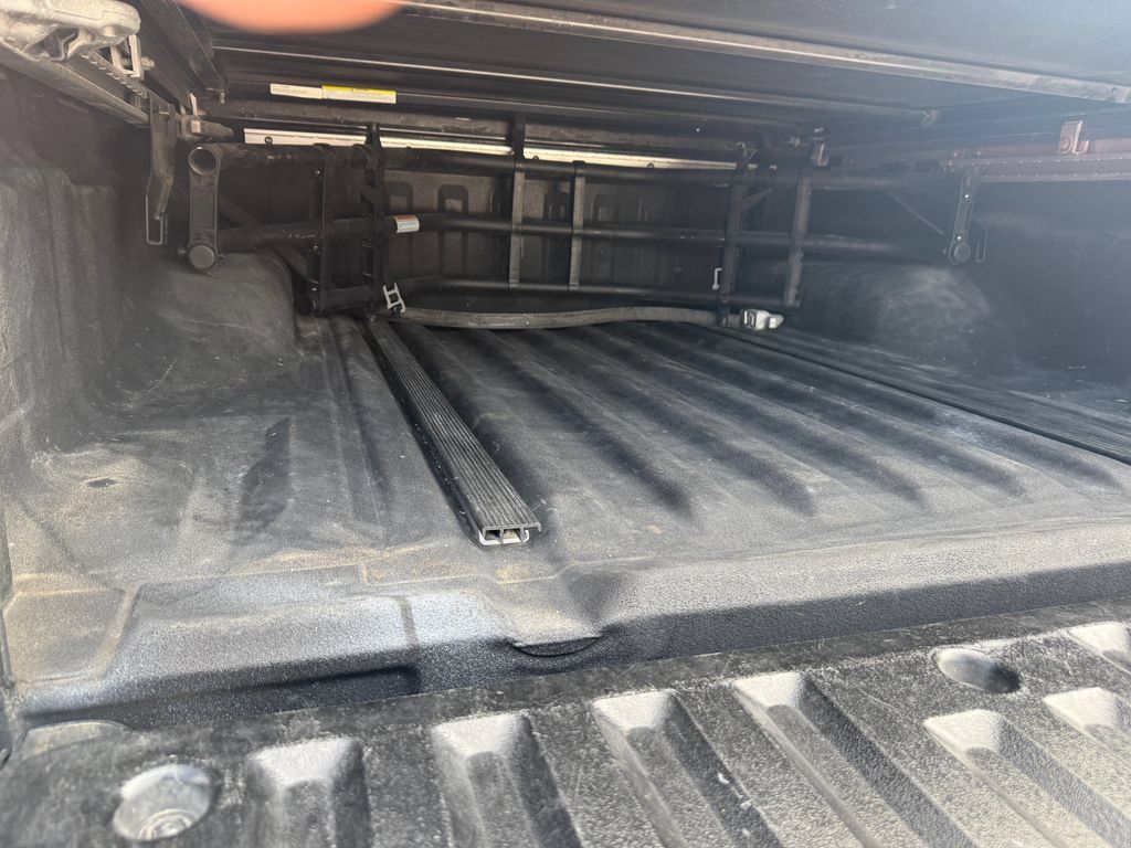 Used 2020 Nissan Frontier PRO-4X w/ Pro-4x Utility Package AWD/4WD image 11