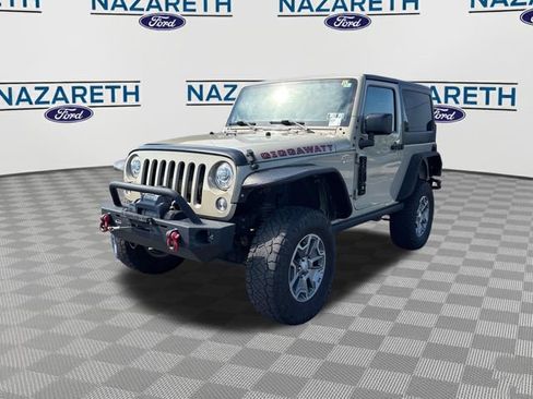 Used 2017 Jeep Wrangler Rubicon w/ Power Convenience Group AWD/4WD image 3