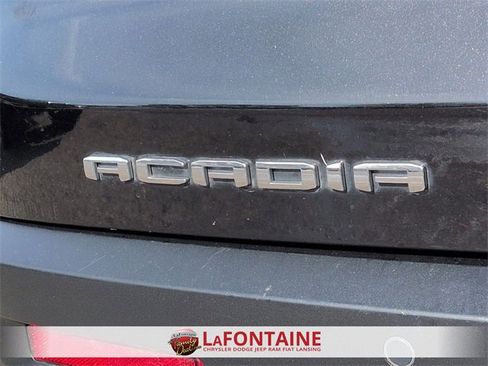 Used 2023 GMC Acadia SLT image 10