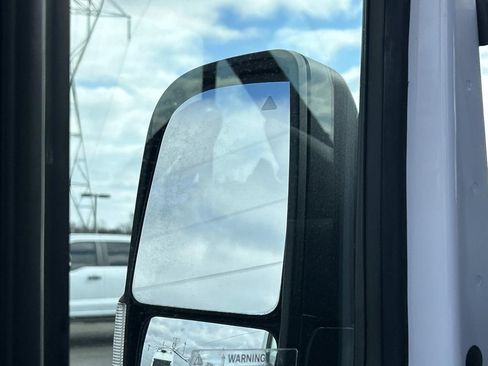 Used 2022 Mercedes-Benz Sprinter 1500 image 14