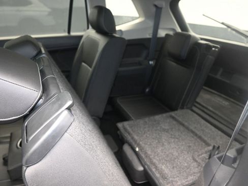 Used 2022 Volkswagen Tiguan SE FWD image 21