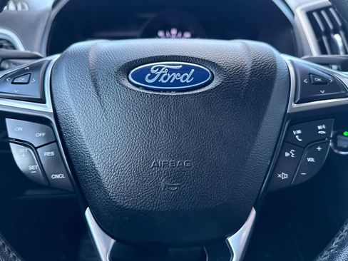 Used 2022 Ford Edge SEL image 25