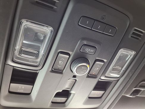 Used 2023 Chevrolet Tahoe High Country image 19