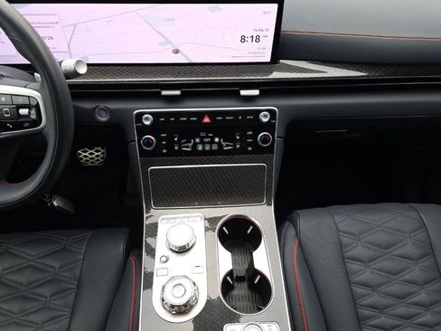 Used 2025 Genesis GV80 3.5T e-SC image 9