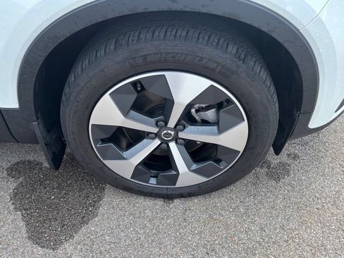 Certified 2023 Volvo XC40 B5 Plus w/ Climate Package AWD/4WD image 32