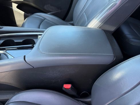 Used 2018 Buick Enclave Essence FWD image 14
