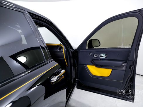 Certified 2024 Rolls-Royce Cullinan Black Badge w/ Dark Exterior Package image 34