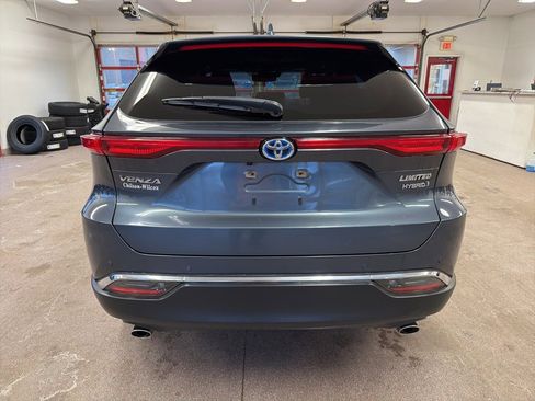 Used 2021 Toyota Venza Limited image 25