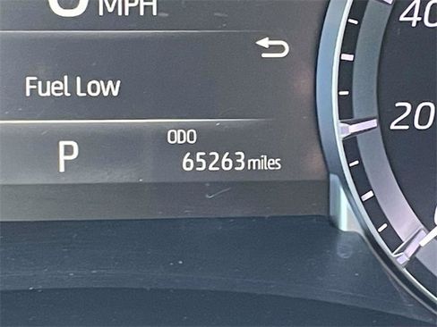 Used 2023 Toyota Highlander XLE image 26