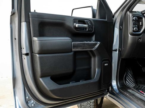 Used 2021 Chevrolet Silverado 1500 LTZ AWD/4WD image 41