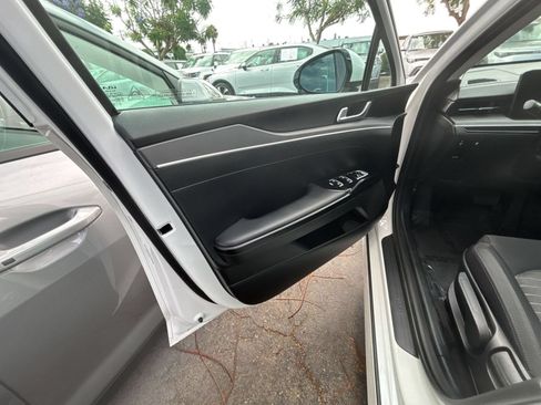 Used 2025 Kia K5 LXS FWD image 22