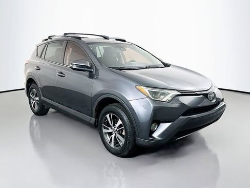 Used 2018 Toyota RAV4 XLE image 1