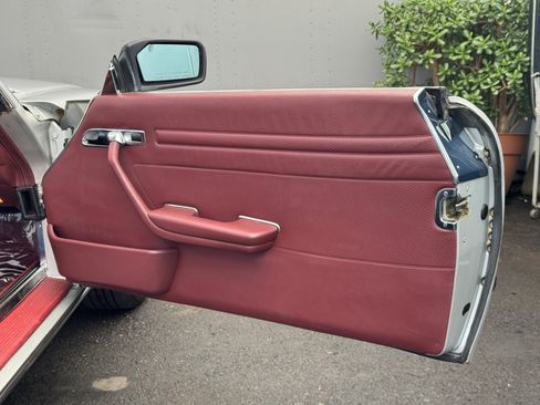 Used 1987 Mercedes-Benz 560 SL image 26