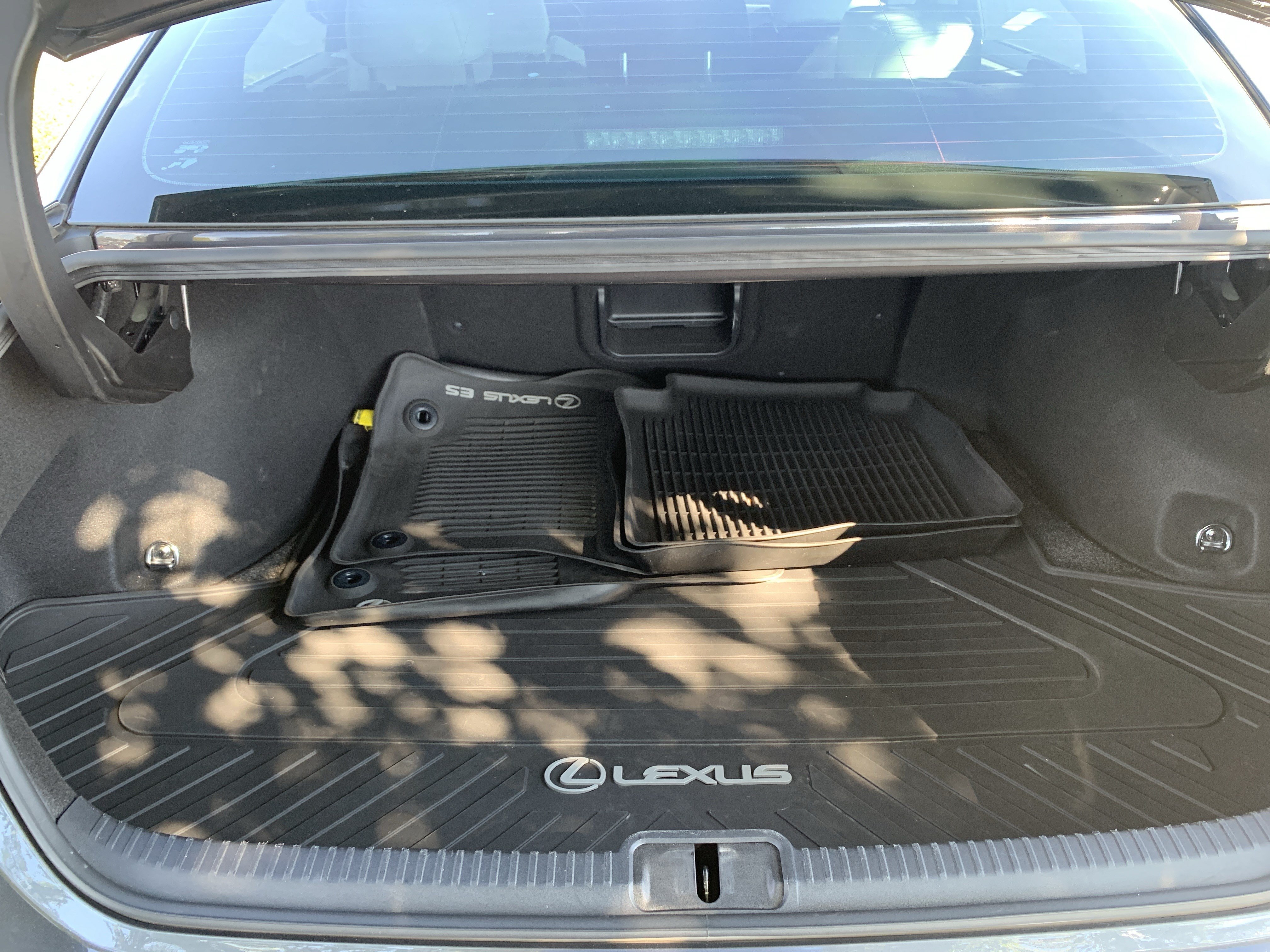 Used 2022 Lexus ES 300h F Sport w/ Accessory Package 2 FWD image 34