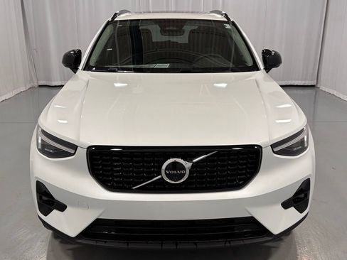New 2026 Volvo XC40 B5 Plus w/ Climate Package image 3