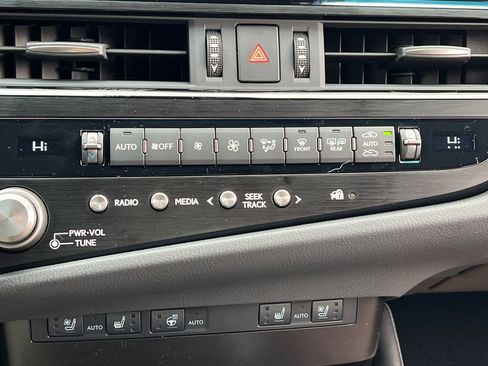 New 2025 Lexus ES 350 w/ Premium Package image 19