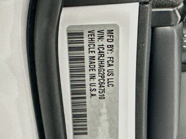 Used 2023 Jeep Grand Cherokee Laredo X AWD/4WD image 31