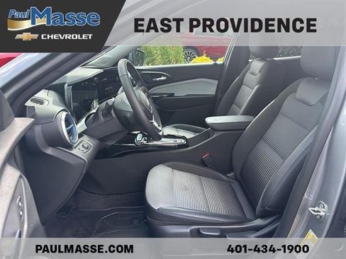 Certified 2024 Chevrolet Trax LT w/ LT Convenience Package FWD image 9