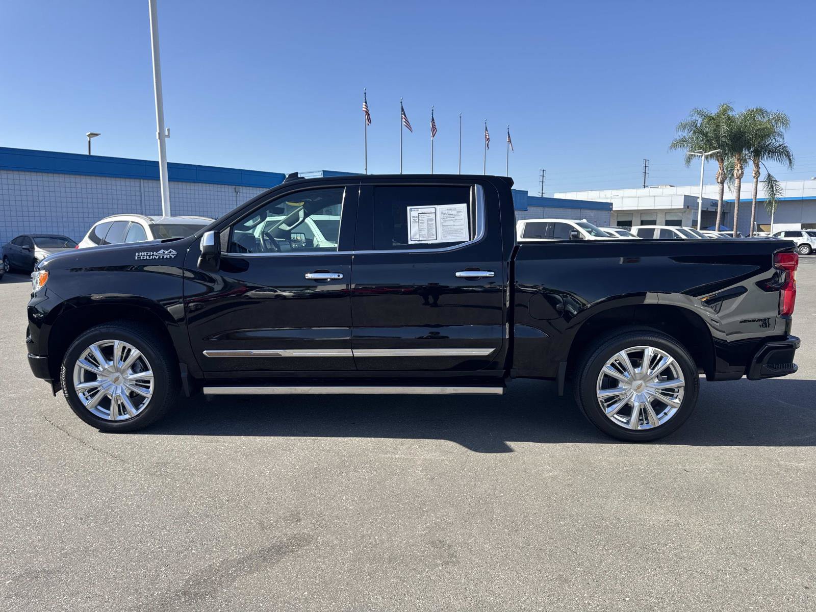 Used 2022 Chevrolet Silverado 1500 High Country w/ Technology Package AWD/4WD image 8