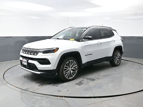 Used 2022 Jeep Compass Limited w/ Elite Group image 10