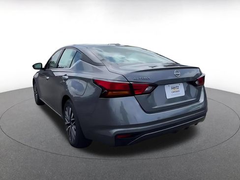 Used 2025 Nissan Altima 2.5 SV FWD image 10