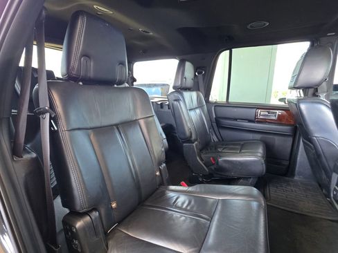 Used 2015 Lincoln Navigator 4WD image 28