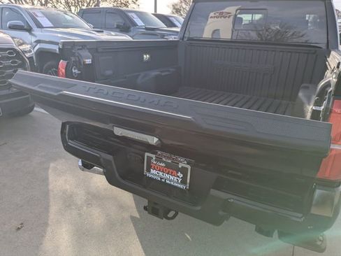 Used 2025 Toyota Tacoma Limited image 29