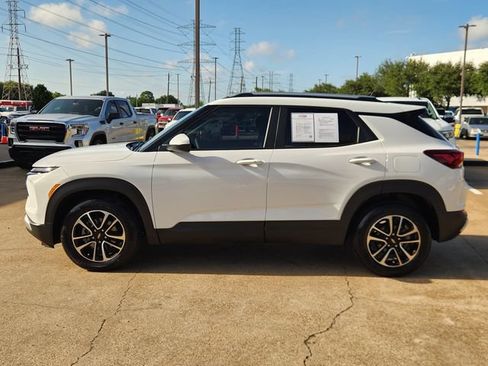 Used 2026 Chevrolet TrailBlazer LT w/ LT Cold Weather Package FWD image 4