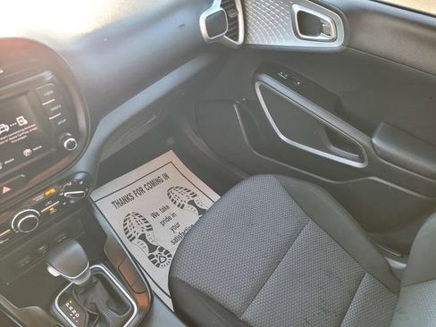 Used 2024 Kia Soul LX w/ Option Group 015 FWD image 11