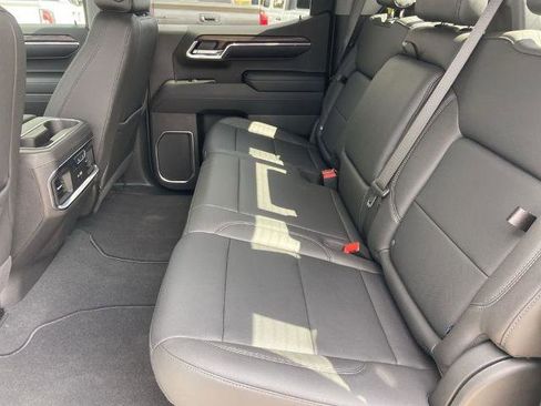 Used 2025 GMC Sierra 1500 SLT w/ SLT Premium Package image 21