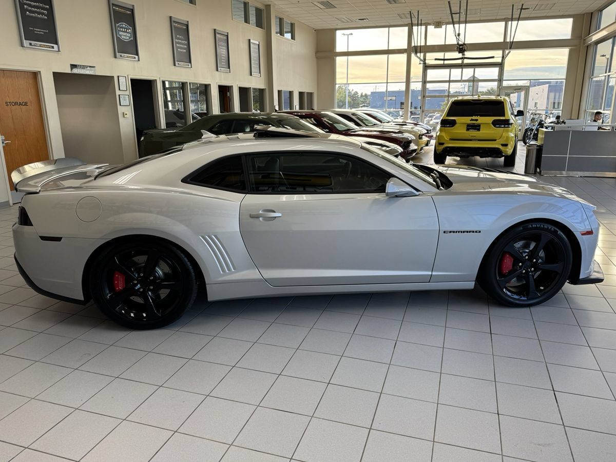 Used 2014 Chevrolet Camaro SS w/ RS Package RWD image 8