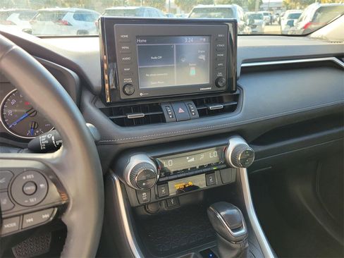 Used 2021 Toyota RAV4 XLE Premium image 25