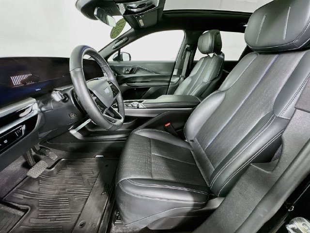 Used 2024 Cadillac Lyriq Sport AWD/4WD image 4