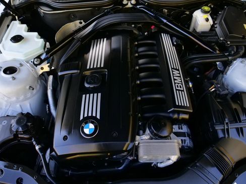 Used 2011 BMW Z4 sDrive30i image 34