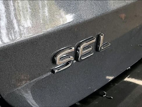 New 2026 Volkswagen Taos SEL image 26