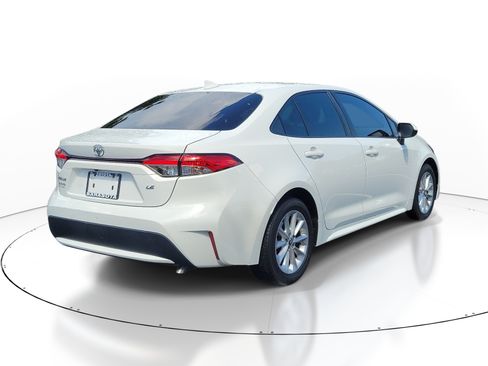 Used 2021 Toyota Corolla LE w/ LE Premium Package FWD image 6