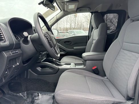 Used 2024 Nissan Frontier S w/ Technology Package image 9