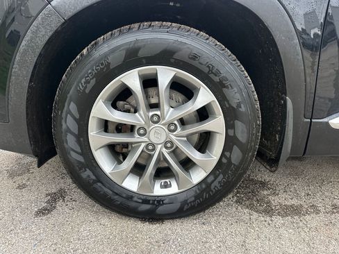 Used 2020 Hyundai Santa Fe SE FWD image 37