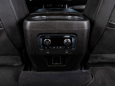 Used 2021 GMC Yukon XL SLT w/ SLT Luxury Package RWD image 29