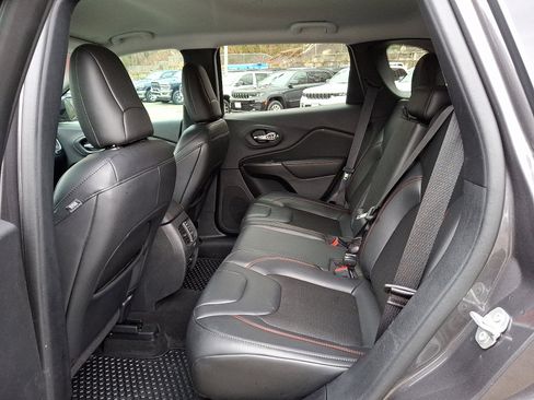 Certified 2020 Jeep Cherokee Trailhawk w/ Cold Weather Group image 11