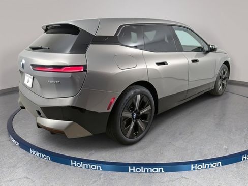 Used 2025 BMW iX xDrive50 image 4