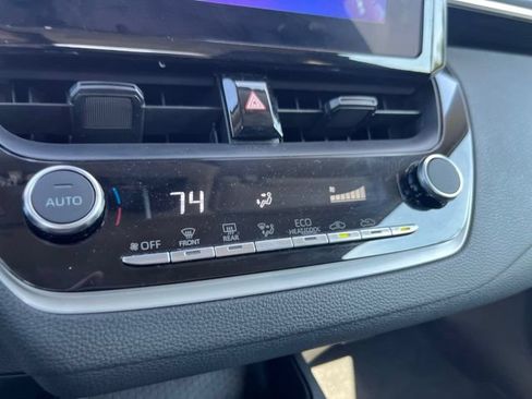 Used 2025 Toyota Corolla LE FWD image 25