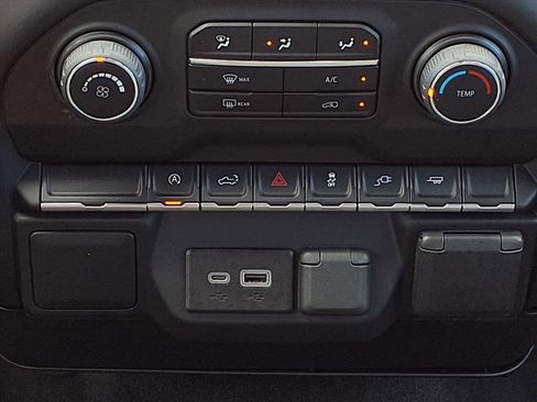 Used 2022 Chevrolet Silverado 1500 Custom w/ Safety Confidence Package image 16