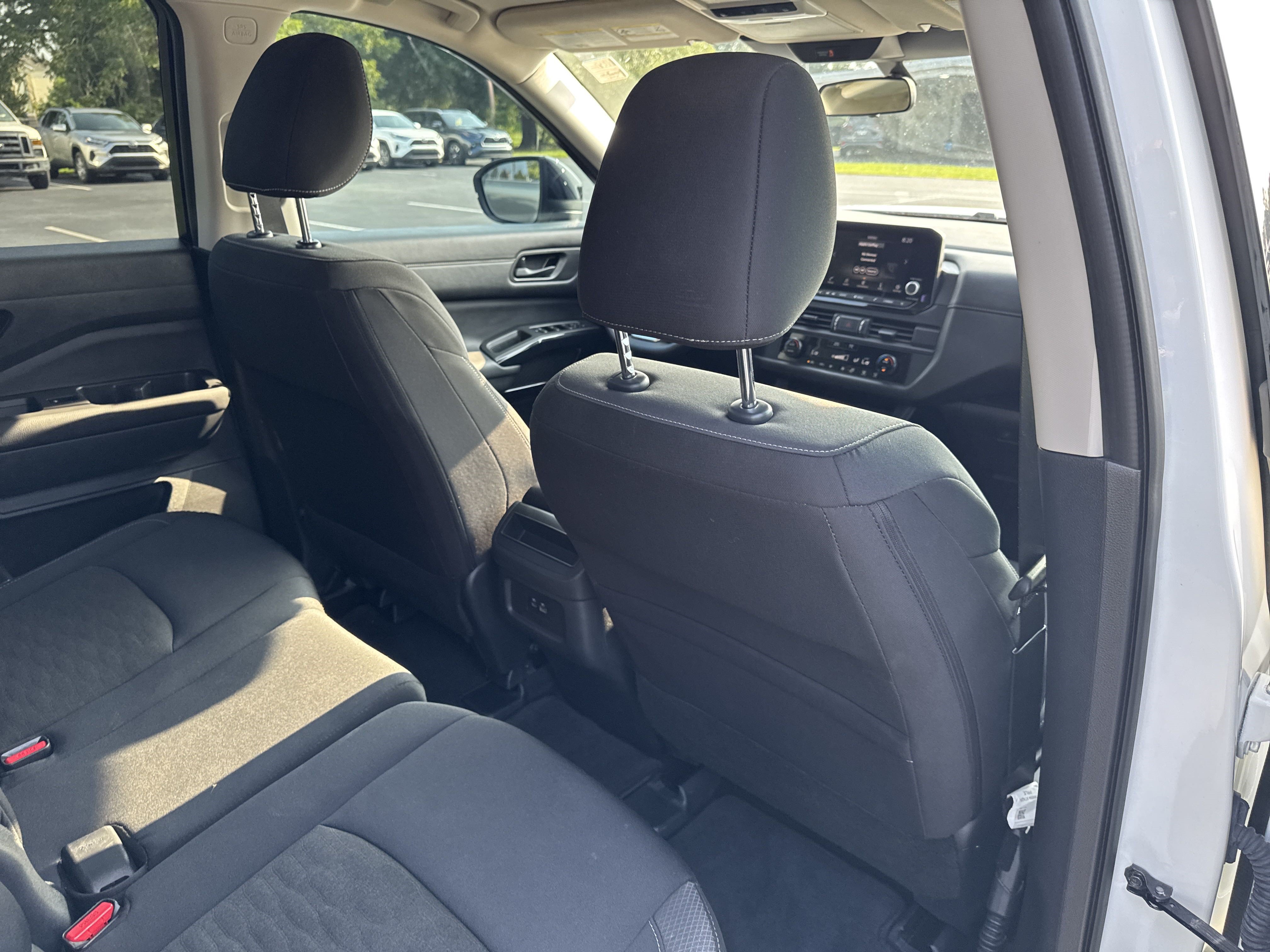 Used 2024 Nissan Pathfinder S FWD image 30