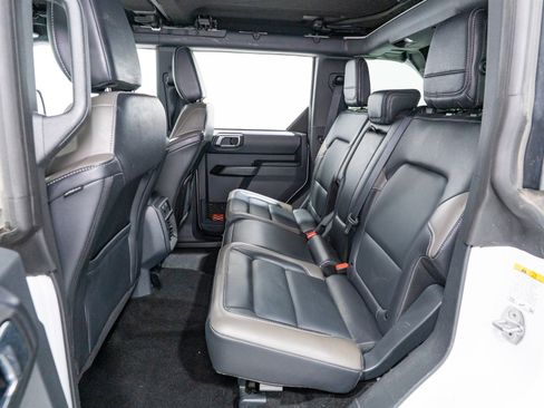 Used 2025 Ford Bronco Outer Banks w/ Sasquatch Package AWD/4WD image 31